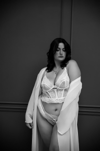 Boudoir Schwarz-Weiß-Fotografie – Femmina Fotografie bei Landau. Zeitlose Boudoir-Fotografie – by Femmina Fotografie
